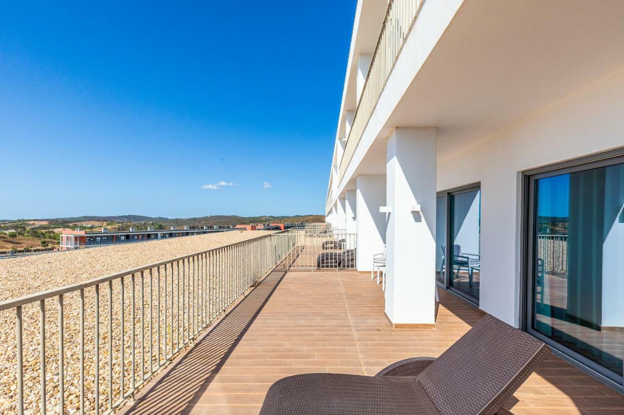 Algarve Race Resort - Hotel Montes de Cima Экстерьер фото